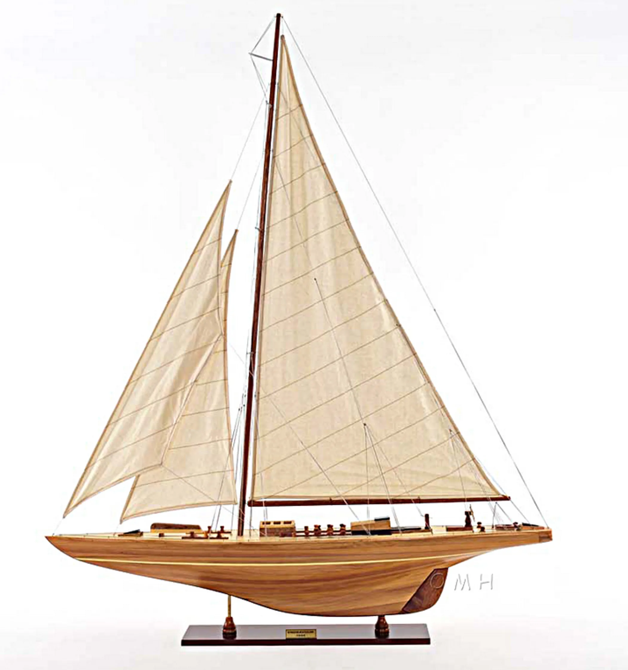 Endeavour 40 Model Sailboat